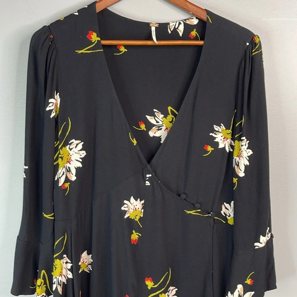 FREE PEOPLE Time On My Side Floral Print Wrap Dress Black Button Side Ruched L - Picture 3 of 12